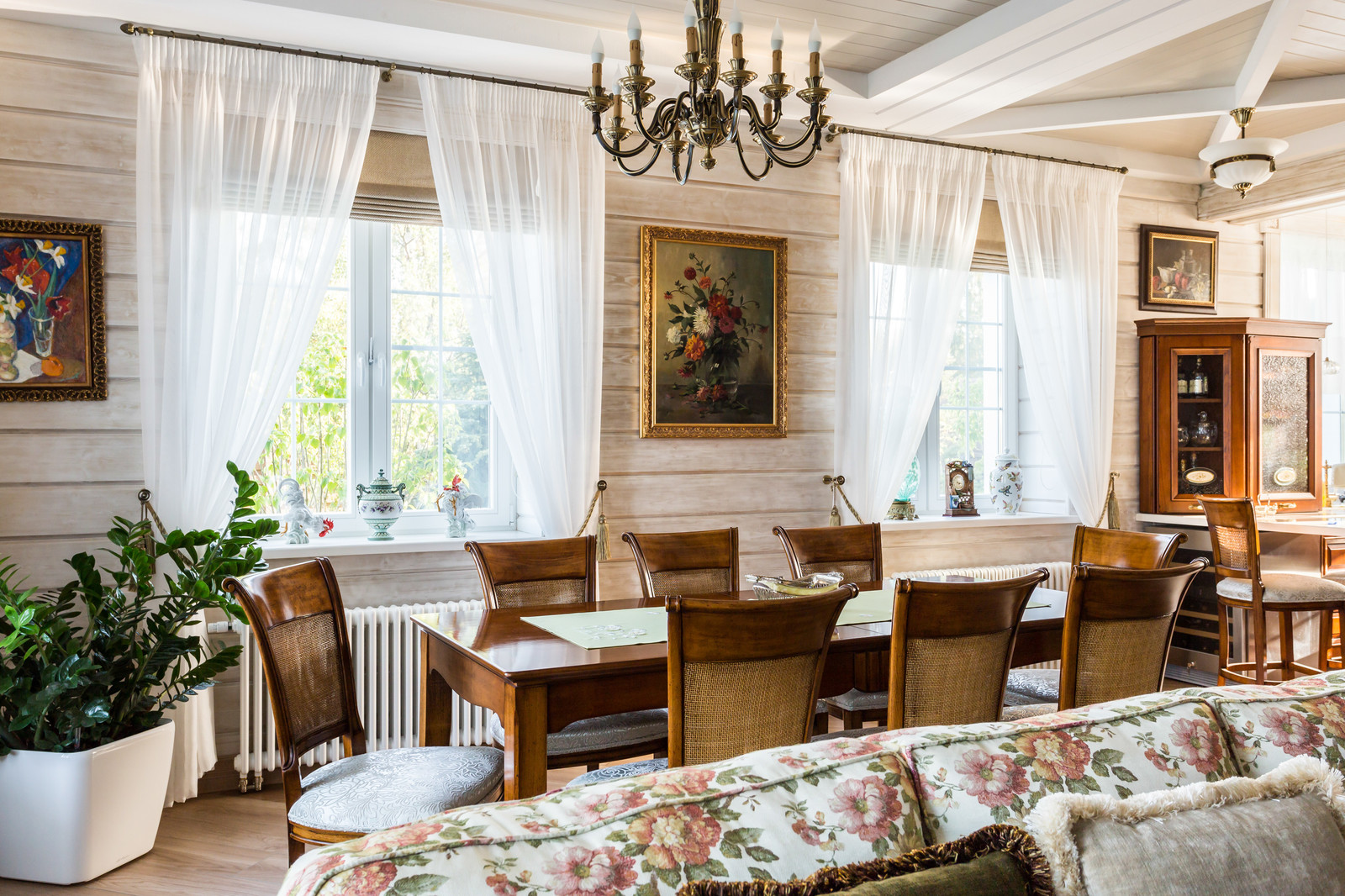 Интерьер загородного дома у моря