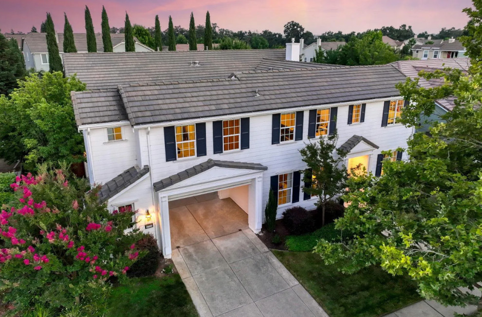 Classic East Coast Elegance in W. Roseville