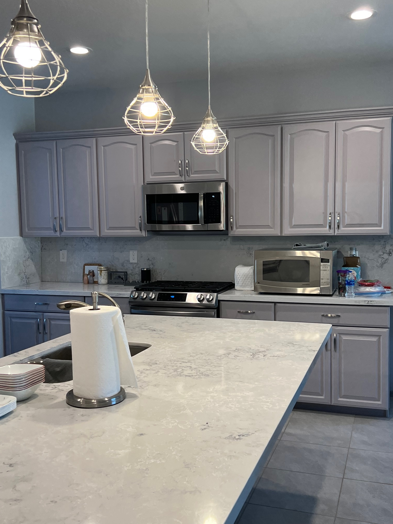 Kitchen Reface and Butler Pantry Build and Quartz Countertops