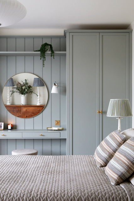 Harpenden family home, master bedroom klassisch-modern-schlafzimmer