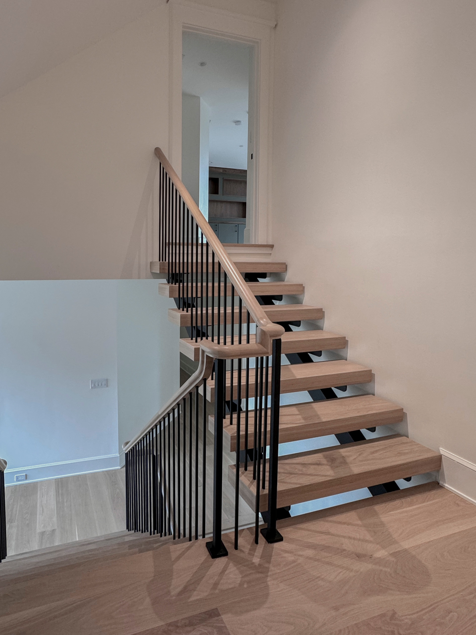 122_Modern Steel & Wood Floating Staircase, Arlington VA 22207