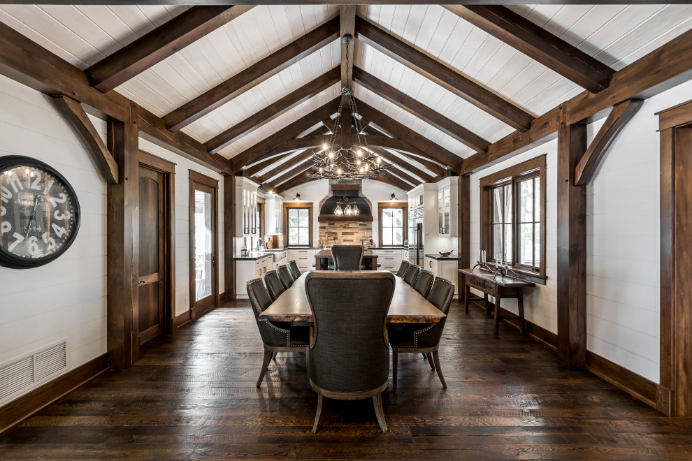 Country dining room in Toronto.