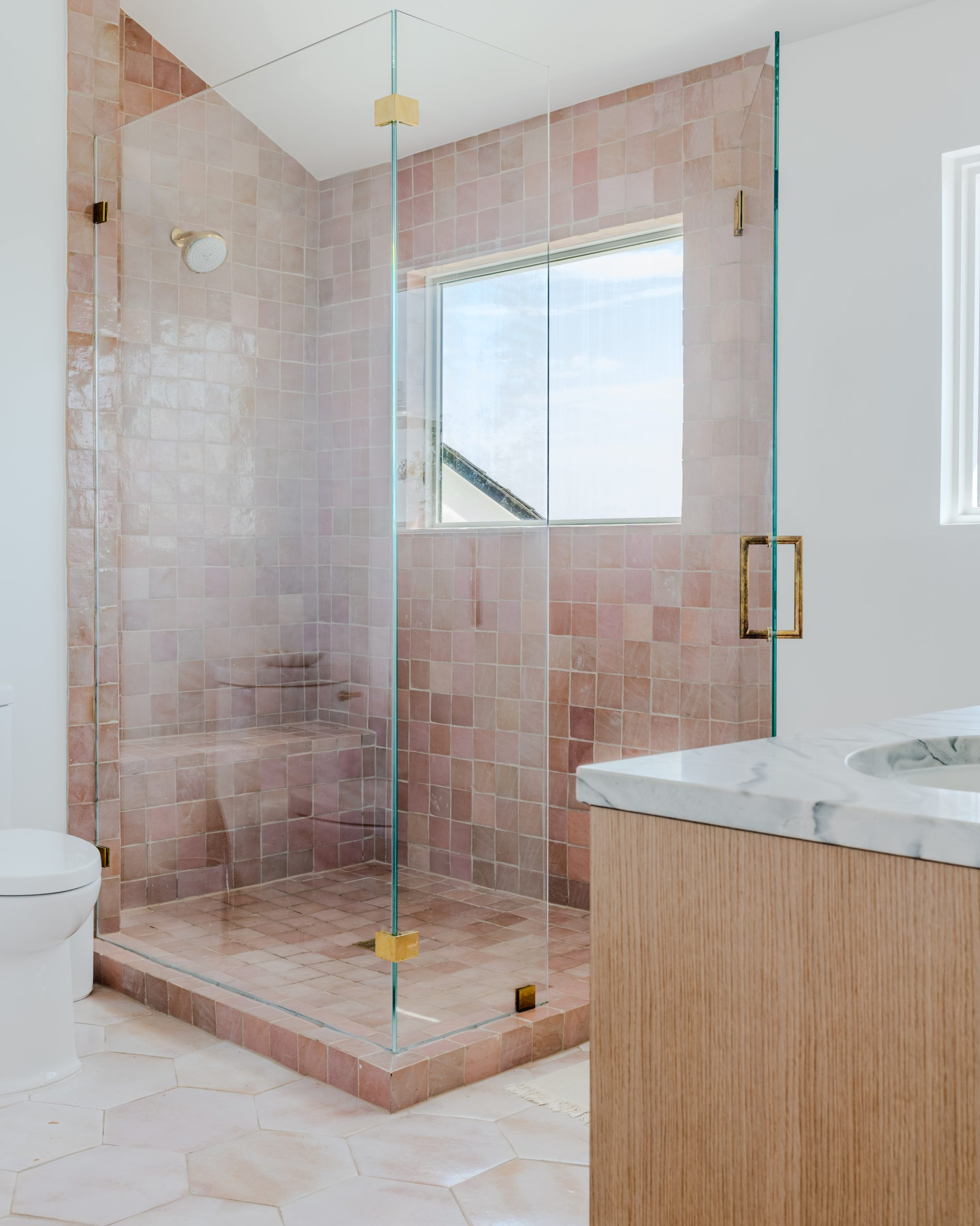 FRAMELESS SHOWERS