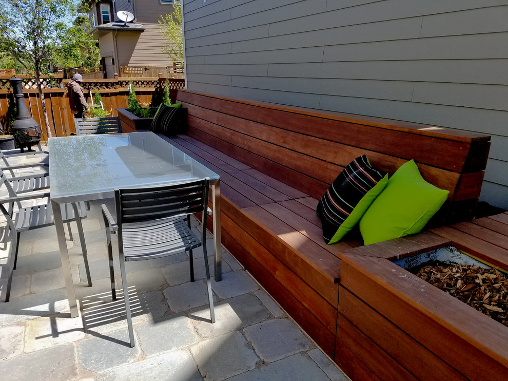 Inspiration for a transitional landscaping in Denver.