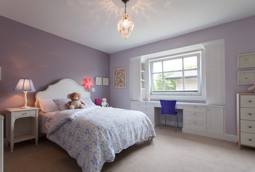 Design ideas for a transitional kids' room for girls in Vancouver.