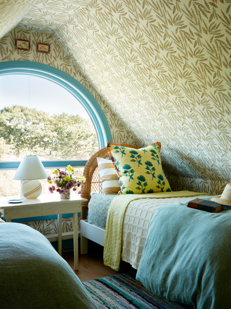 Rockport Summer House - Beach style kids' room photo in Boston