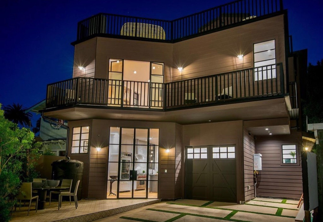 Amoroso new modern House