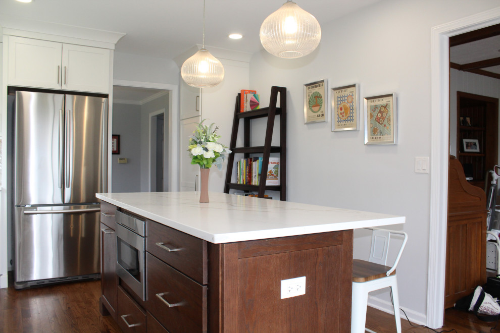 Kitchen - kitchen idea in Chicago