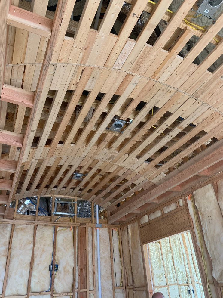 Example of a transitional home design design in Austin
