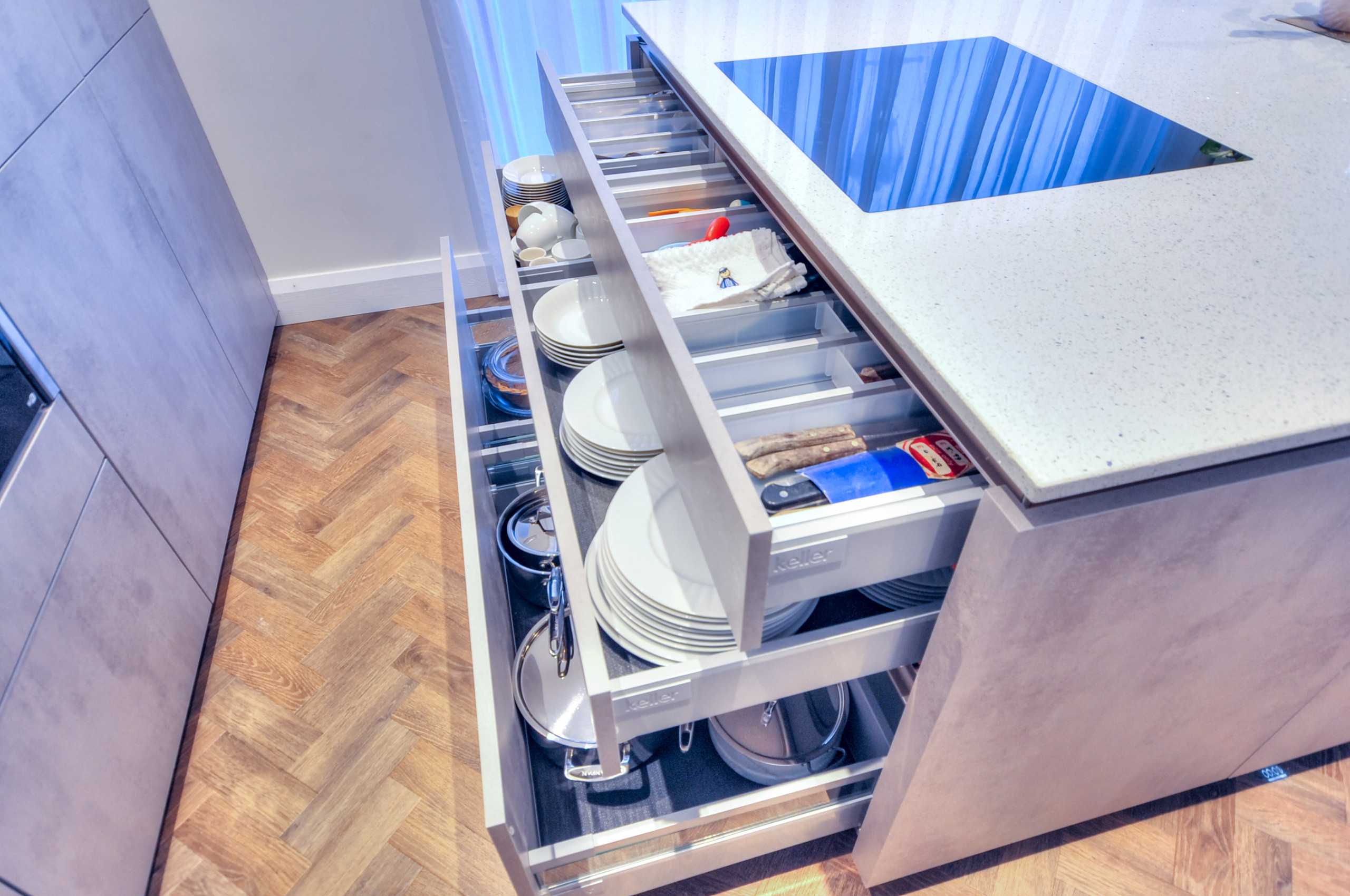 Handleless Kitchen in Concrete Finish