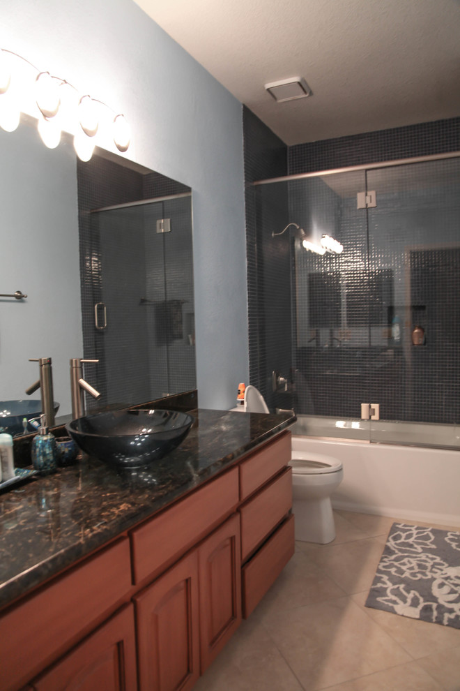 Example of a trendy bathroom design in Phoenix