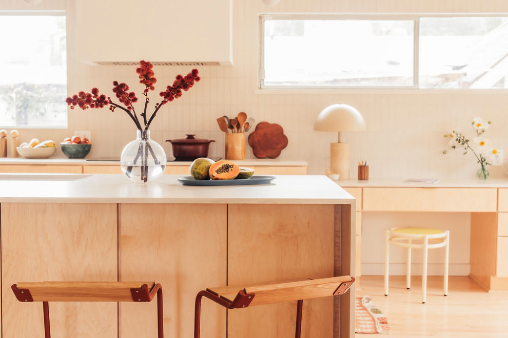 Design ideas for a mid-sized midcentury kitchen in San Francisco with white splashback and ceramic splashback.