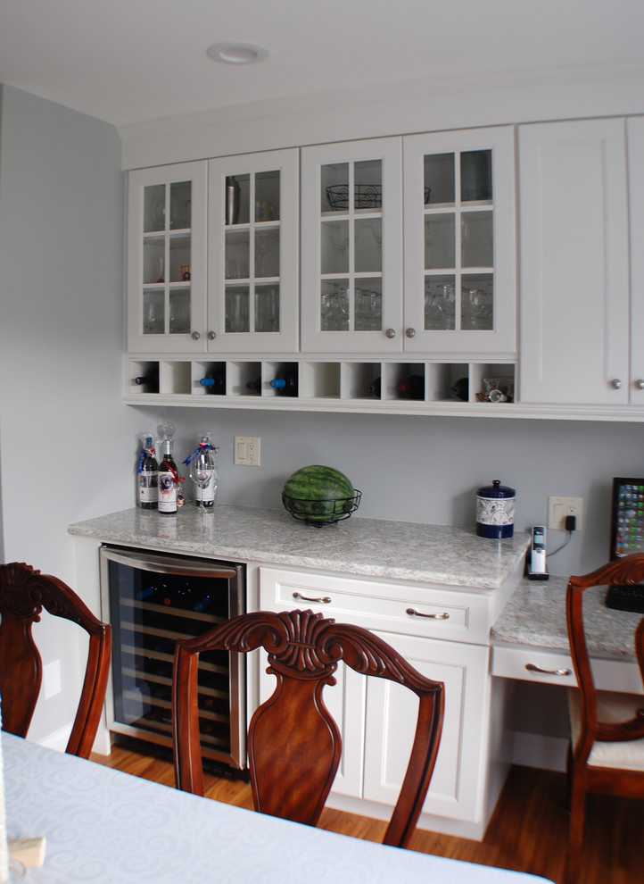 Home design - transitional home design idea in Bridgeport