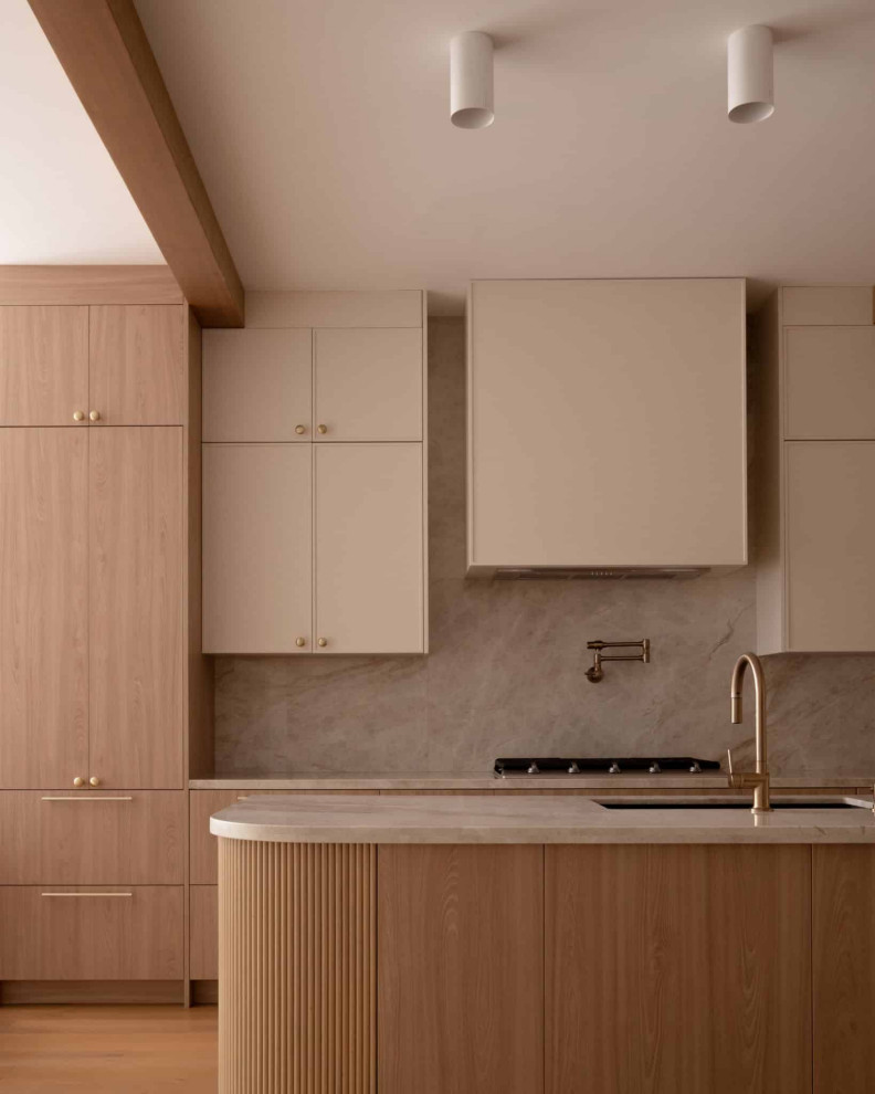 Inspiration for a transitional kitchen remodel in Toronto