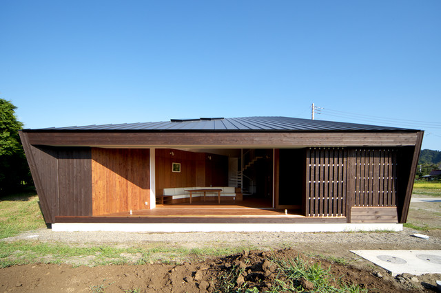 Triangular japanese-modern-house-exterior