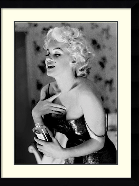 Framed Art Print Marilyn Monroe Chanel No 5 By Ed Feingersh