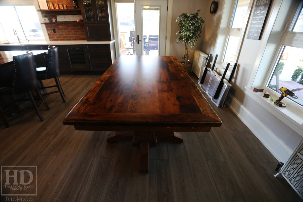 Example of a mountain style dining room design in Toronto