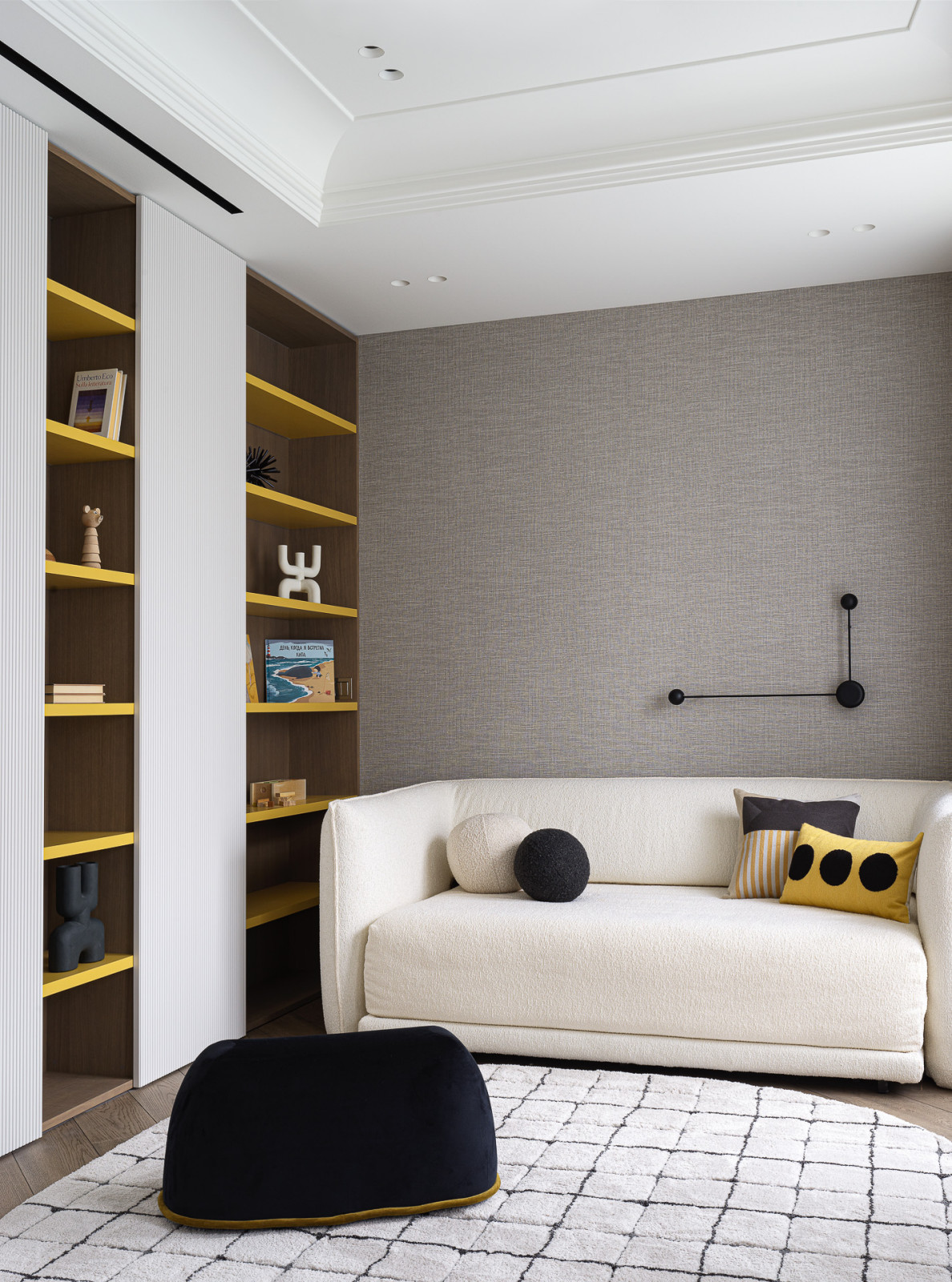 Реализация мебели в проекте в стиле "Тихой роскоши"