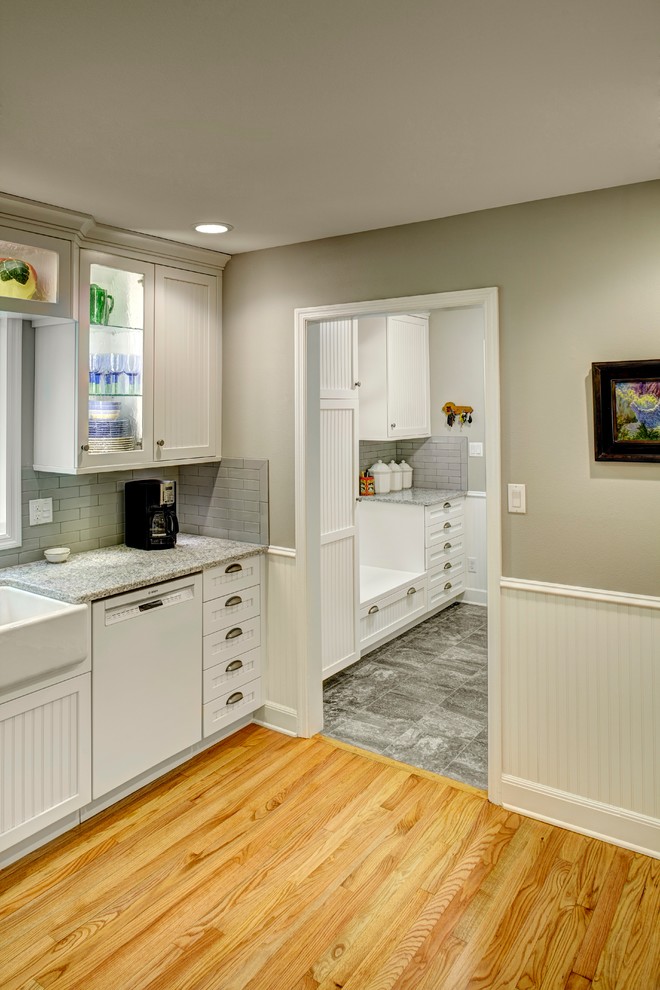 Kitchen - transitional kitchen idea in Cedar Rapids