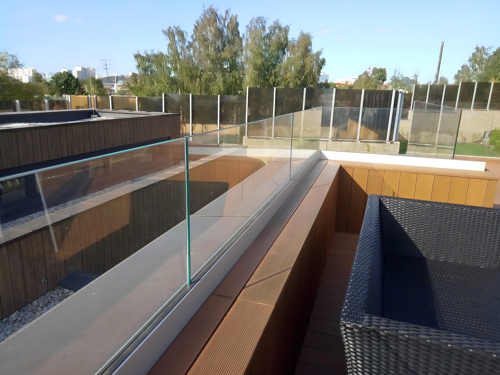 Стеклянные ограждения террас и плоской крыши (Мякинино)