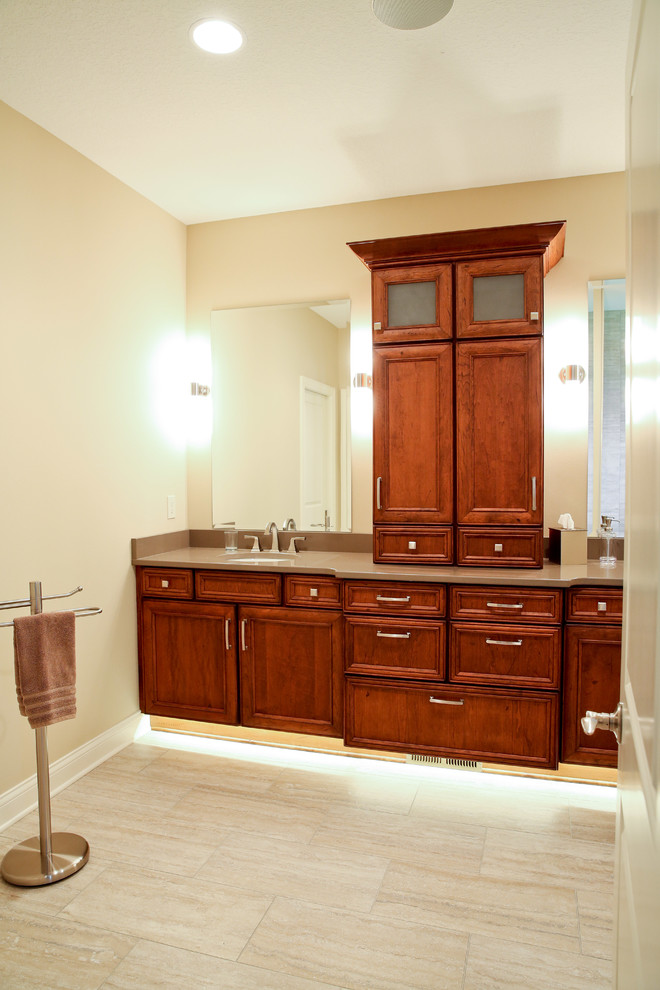 Bathroom - transitional bathroom idea