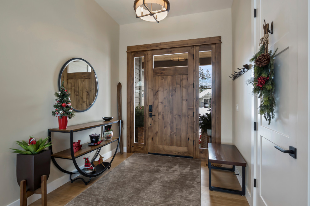 Entryway - rustic entryway idea