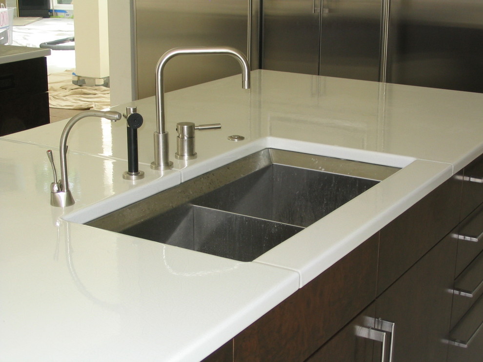 Inspiration for a modern kitchen remodel in Raleigh