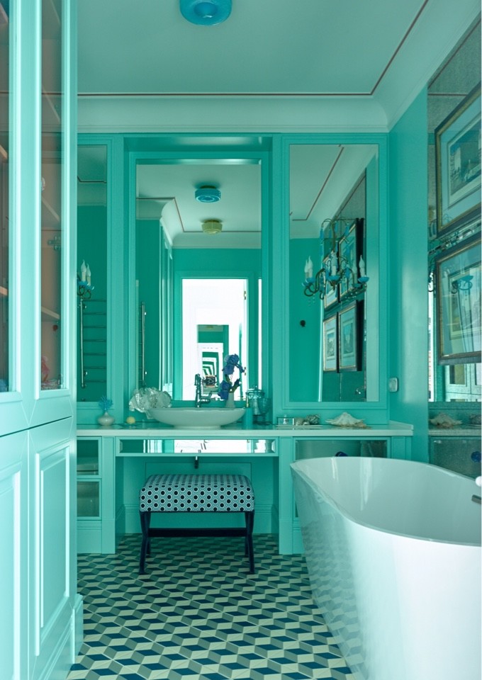 Design ideas for an eclectic bathroom in Moscow.