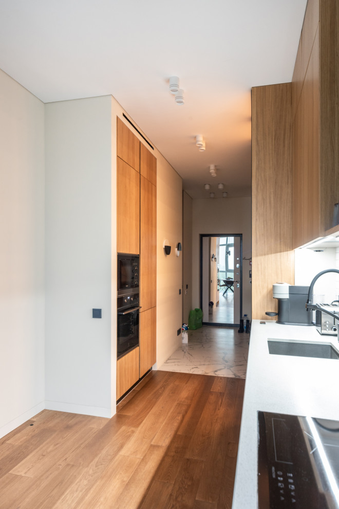 Кухня комбинированная со шпоном