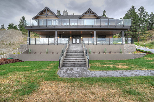 Arts and crafts home design photo in Vancouver