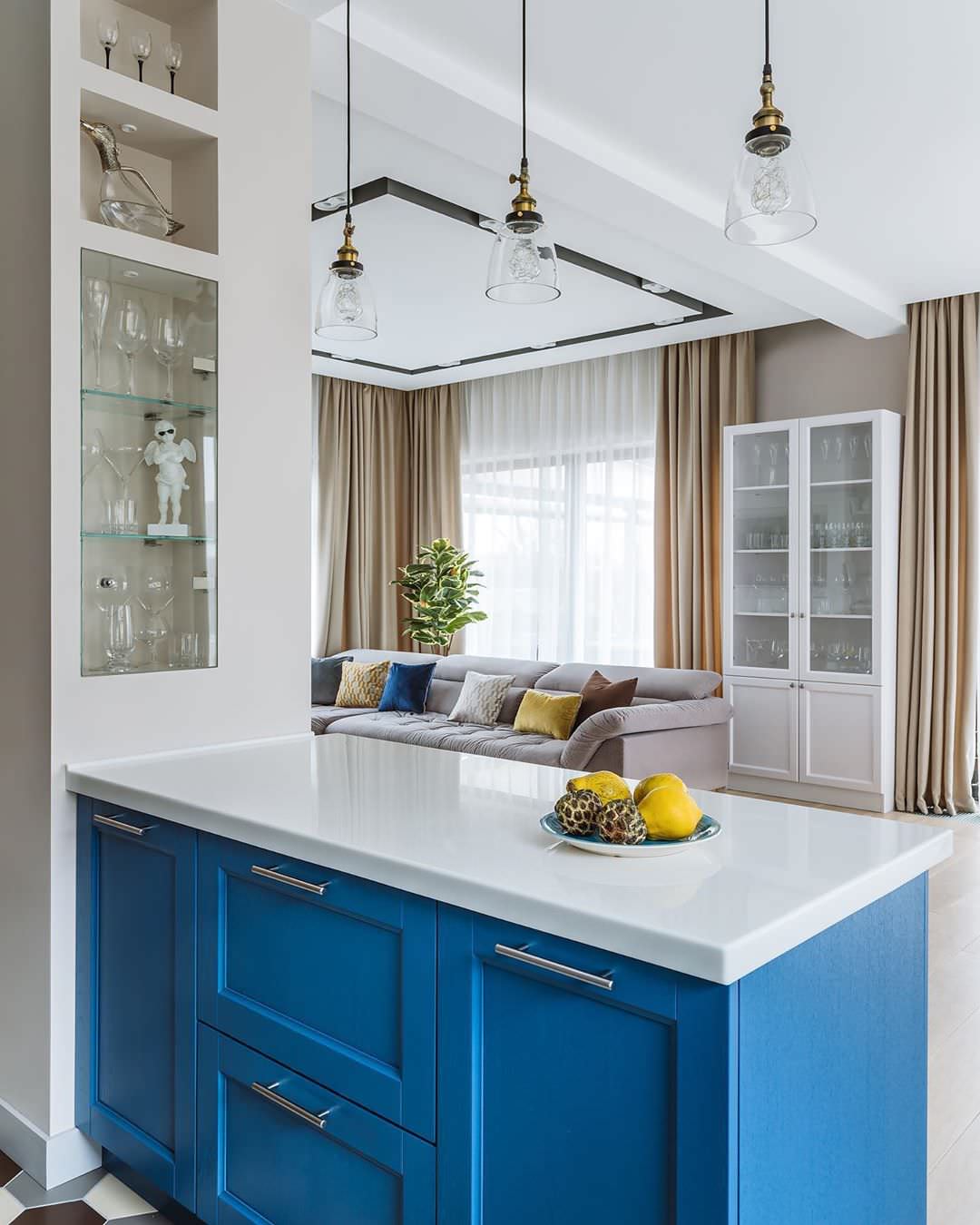 Кухня цвета ультрамарин