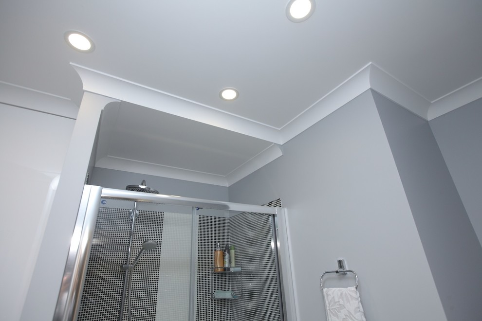 Душевая кабина в санузле