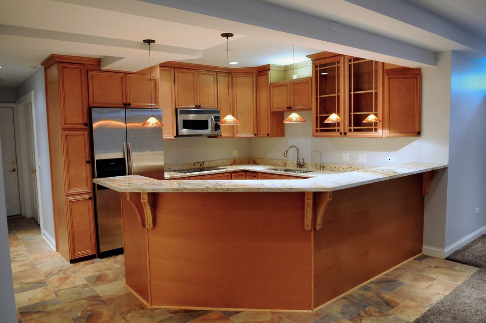 Example of a transitional kitchen design in Chicago
