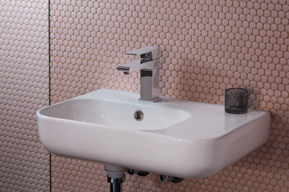 Contemporary bathroom in Sydney.