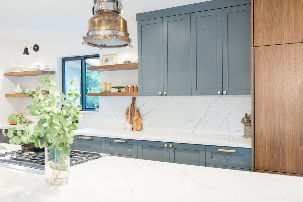 Kitchen - mediterranean kitchen idea in Miami
