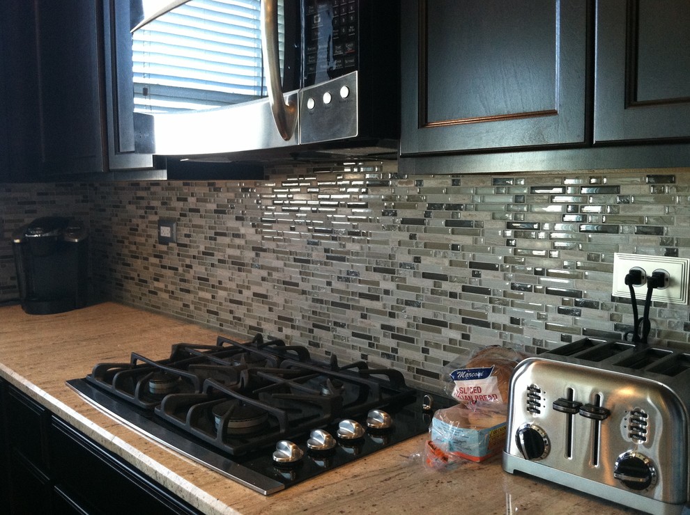 Trendy kitchen photo in Chicago