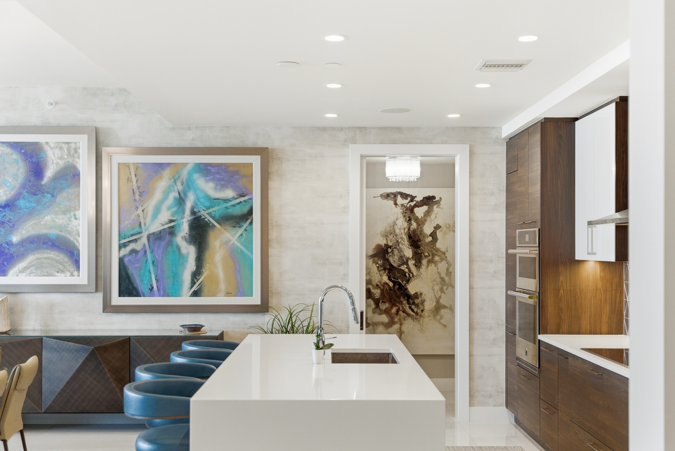 We Love Travel and Art