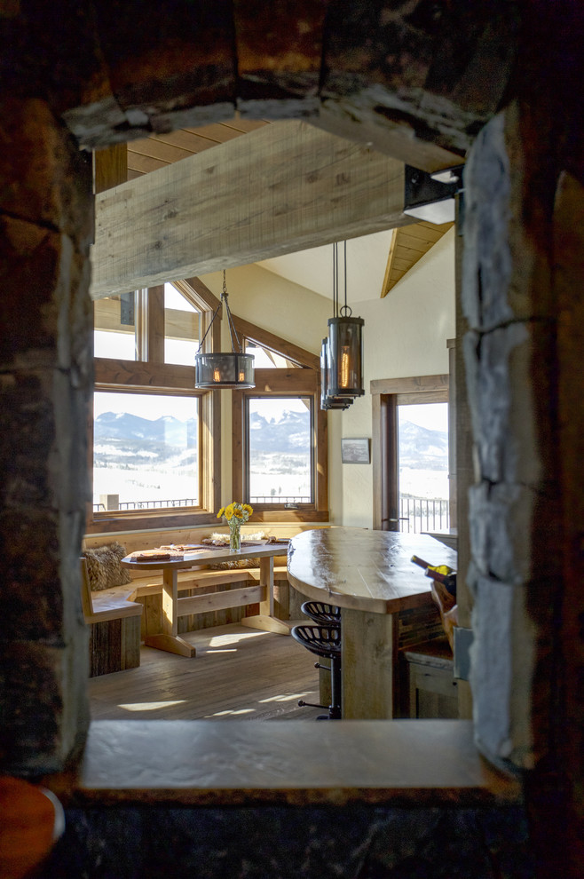 Home design - rustic home design idea in Denver