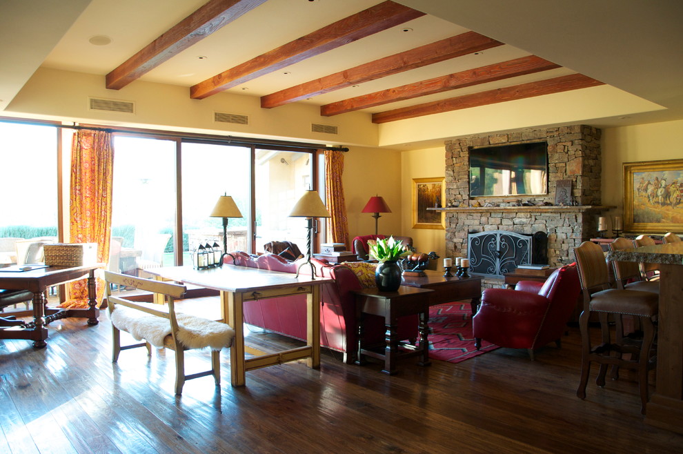 Inspiration for a country living room in Los Angeles.