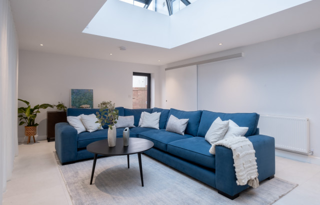 Prince Regent Avenue contemporary-vardagsrum