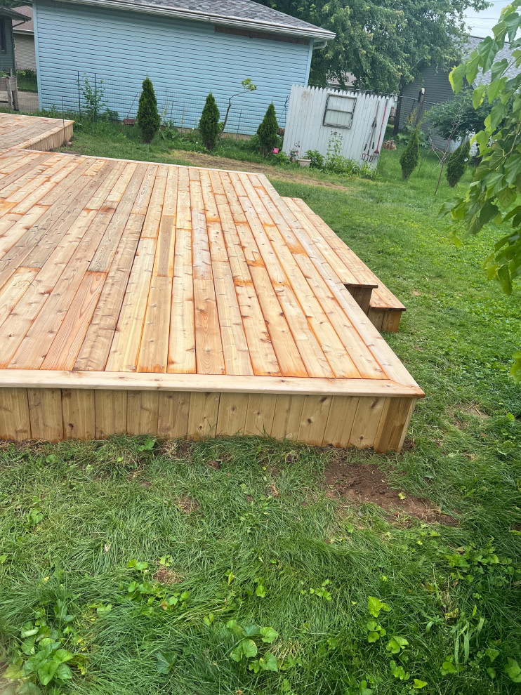 Menasha Cedar Deck
