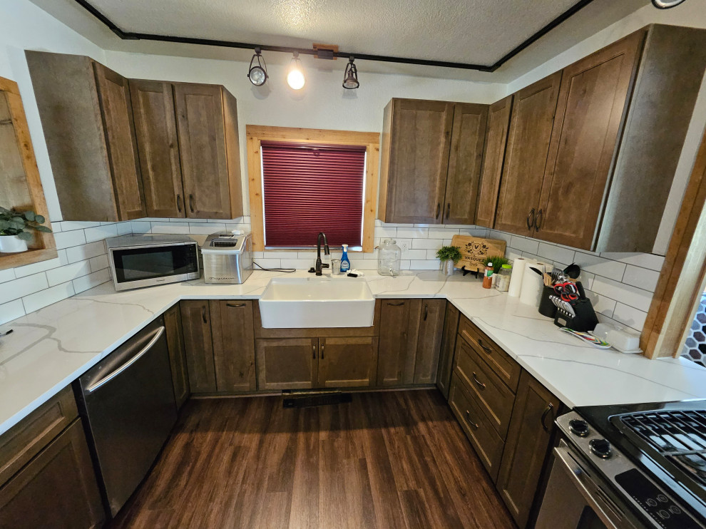 Kitchen - kitchen idea in Denver