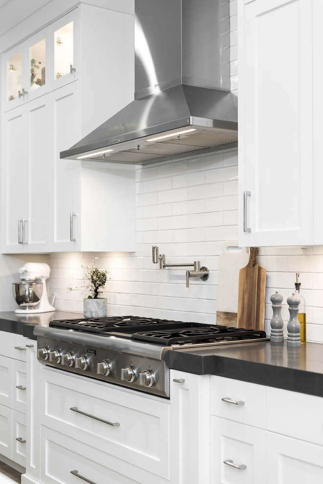Example of a transitional kitchen design in Las Vegas