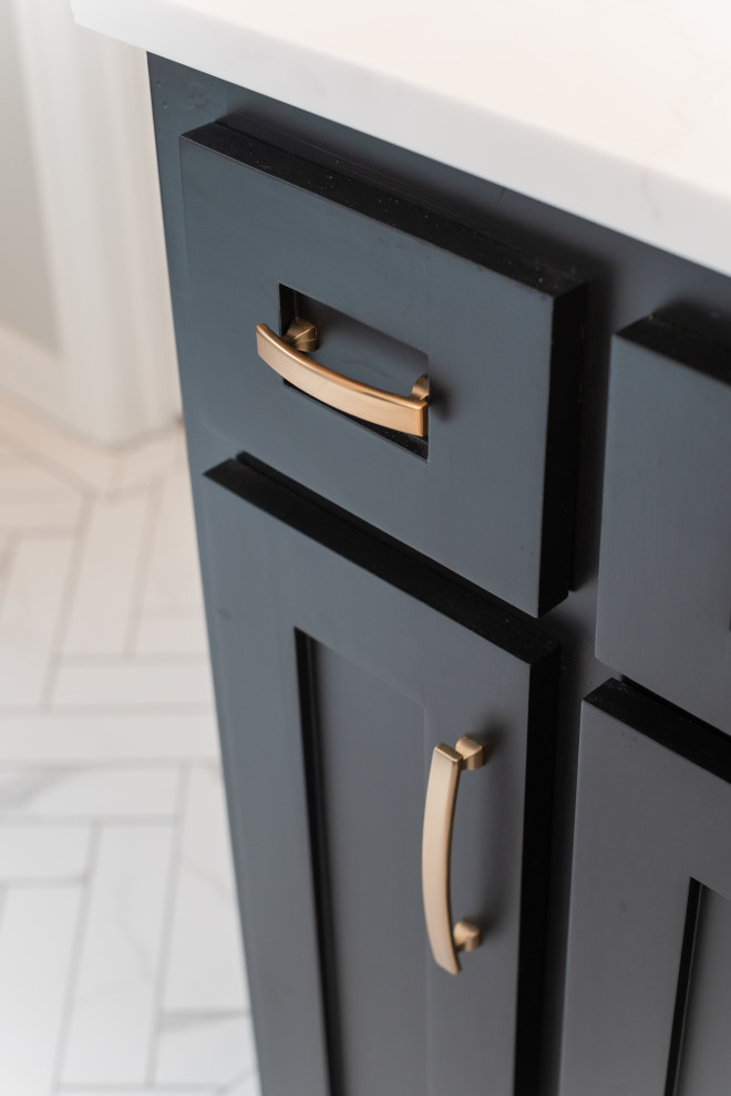Black Locust | Master Bathroom