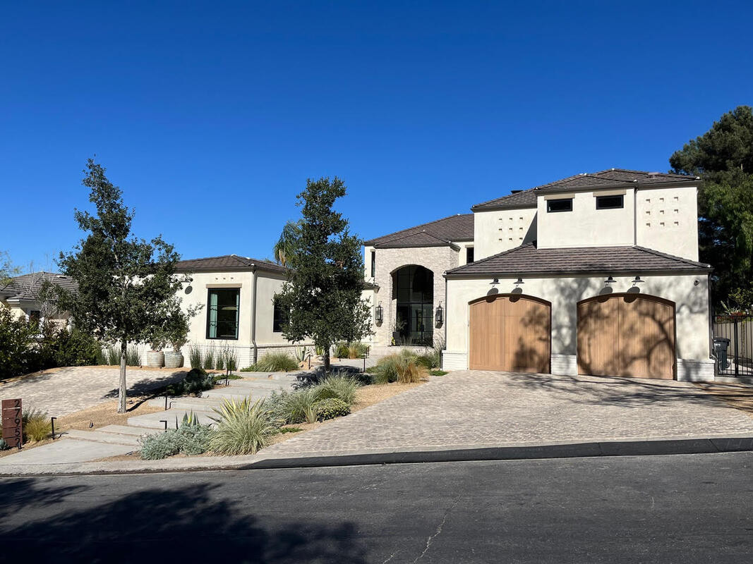 Exterior home idea in San Diego
