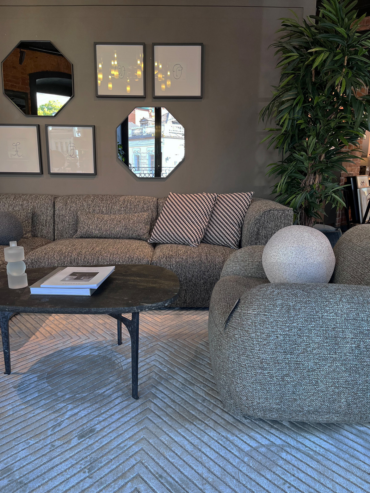 Оформление мебельного шоу-рума