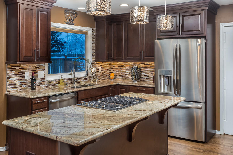 Kitchen - transitional kitchen idea