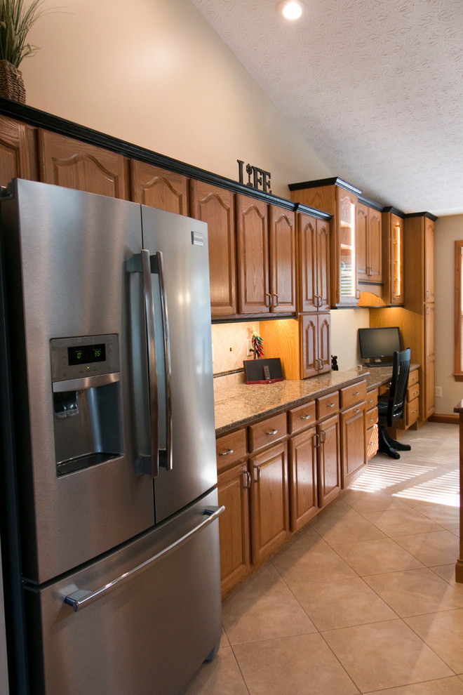 Busse- Updated Oak Kitchen - Traditional - Kitchen ...