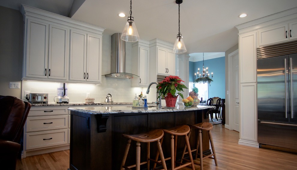 Transitional kitchen photo in DC Metro