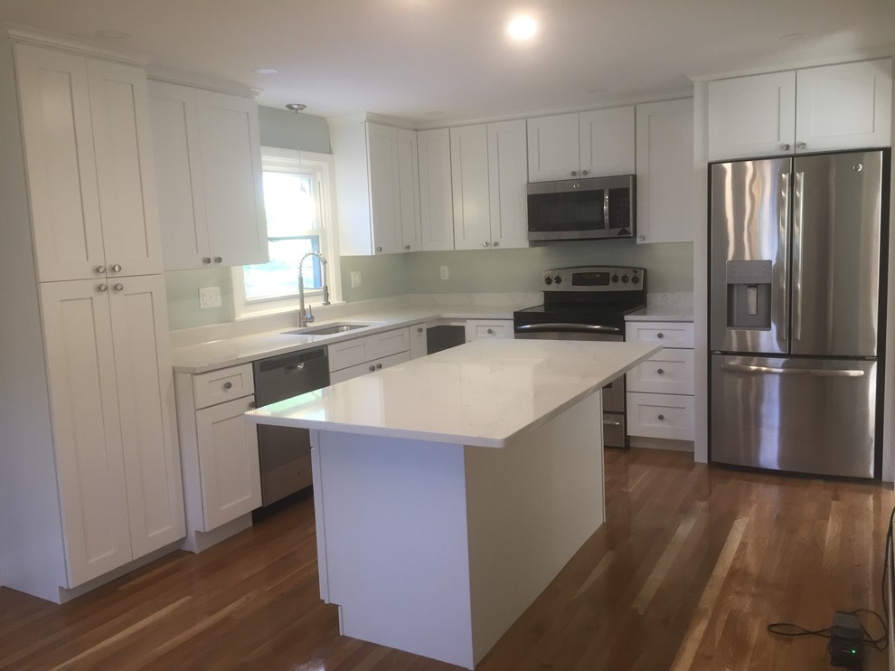 Mid-sized transitional kitchen photo in Boston